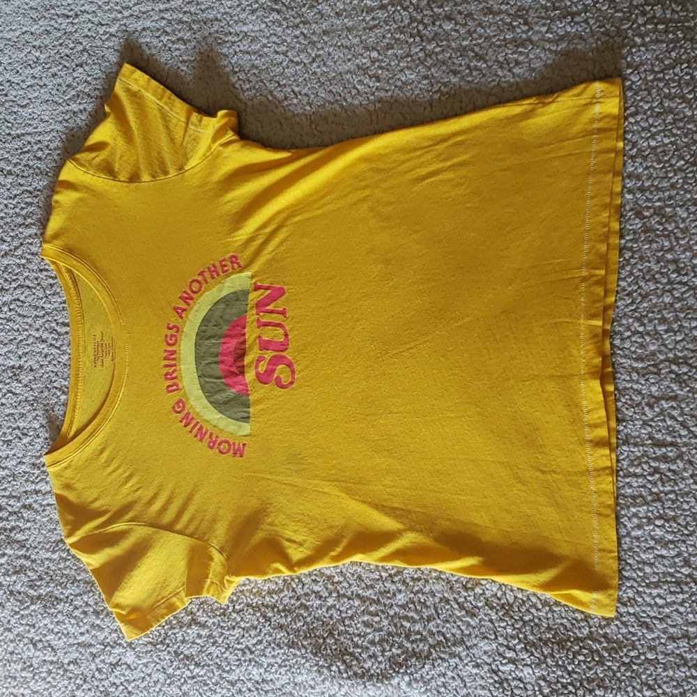 VTG AE Soft 100% Cotton "Morning Brings Another Sun" Graphic Short Sleeve Tee